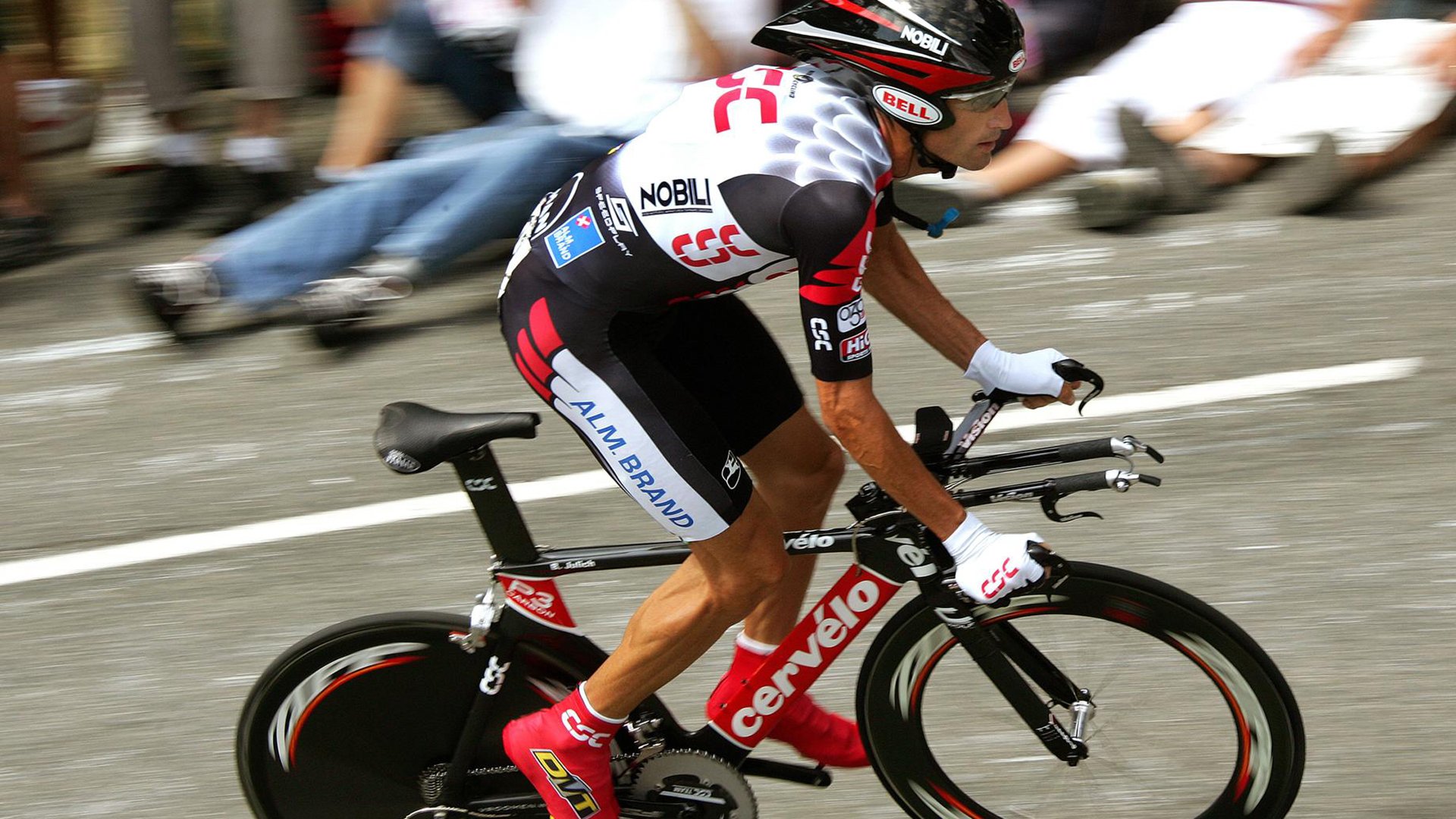 庞蒂100米蝶泳决赛表现抢眼，100蝶泳冠军